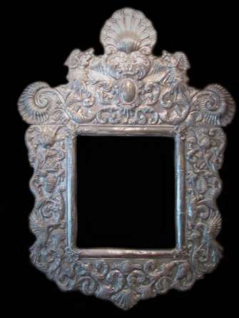 Colonial mirror